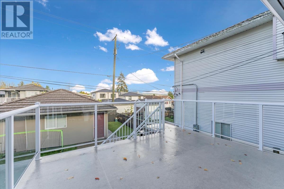 4213 Cambridge Street, Burnaby, British Columbia  V5C 1H1 - Photo 10 - R2978480