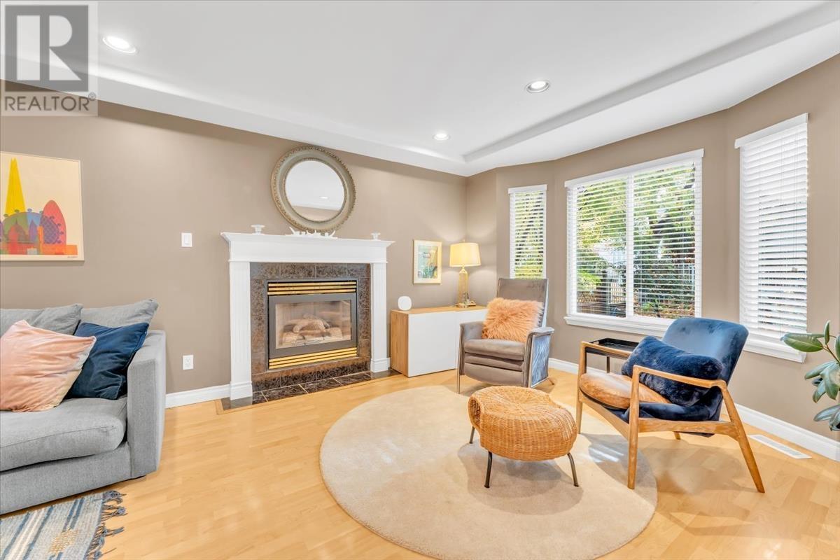 4213 Cambridge Street, Burnaby, British Columbia  V5C 1H1 - Photo 3 - R2978480
