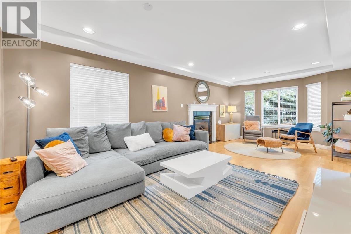 4213 Cambridge Street, Burnaby, British Columbia  V5C 1H1 - Photo 4 - R2978480