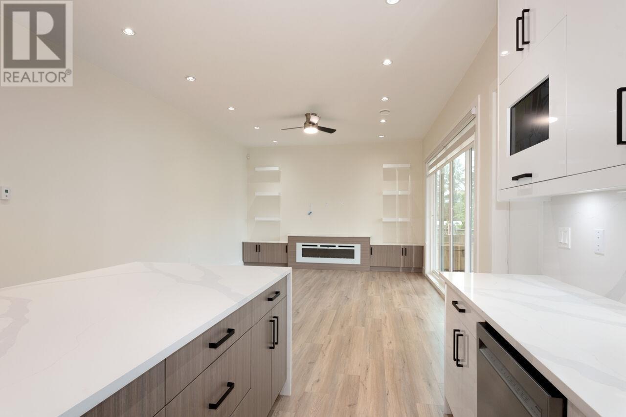 8563 11th Avenue, Burnaby, British Columbia  V3N 2P6 - Photo 11 - R2978482