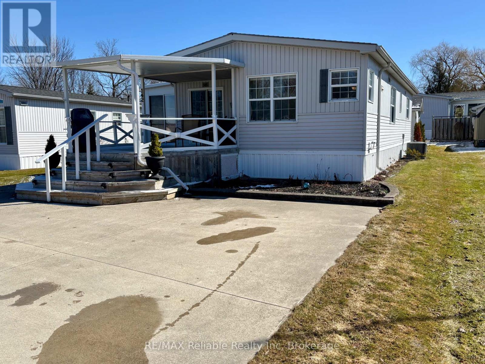 142 Sandbagger Crescent, Central Huron, Ontario  N0M 1G0 - Photo 2 - X12023985