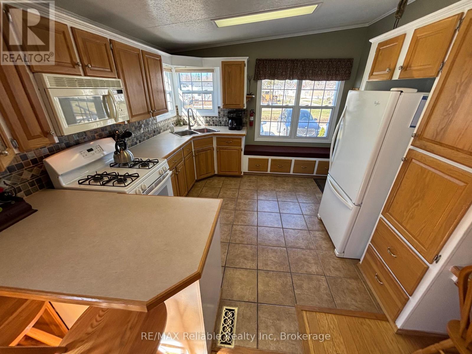 142 Sandbagger Crescent, Central Huron, Ontario  N0M 1G0 - Photo 13 - X12023985