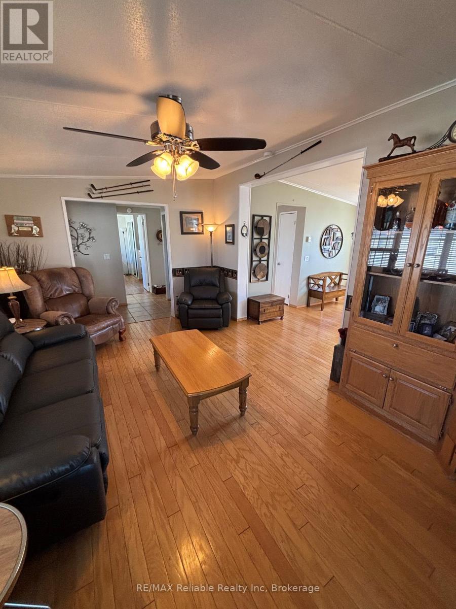 142 Sandbagger Crescent, Central Huron, Ontario  N0M 1G0 - Photo 18 - X12023985