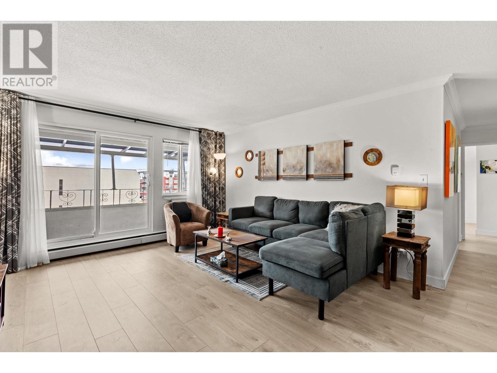 306 12096 222 Street, Maple Ridge, British Columbia  V2X 5W1 - Photo 2 - R2978440
