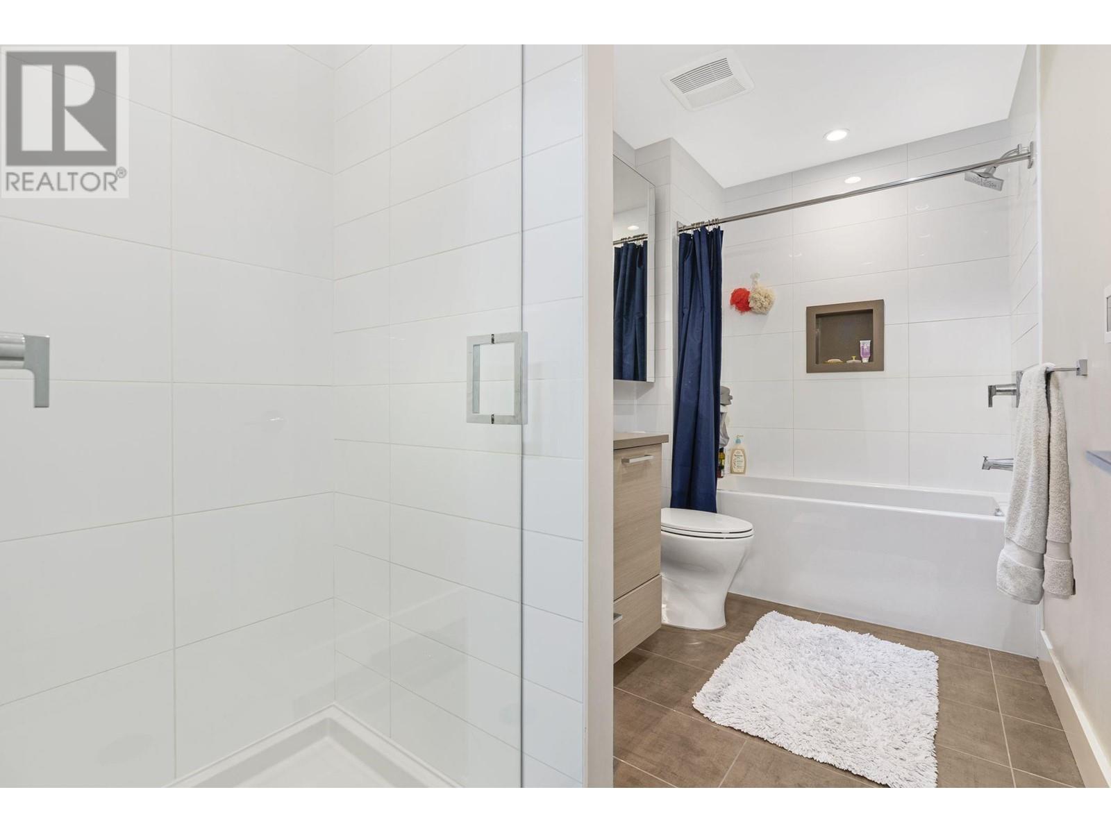 Listing Picture 24 of 40 : 102 3482 MARINE WAY, Vancouver / 溫哥華 - 魯藝地產 Yvonne Lu Group - MLS Medallion Club Member