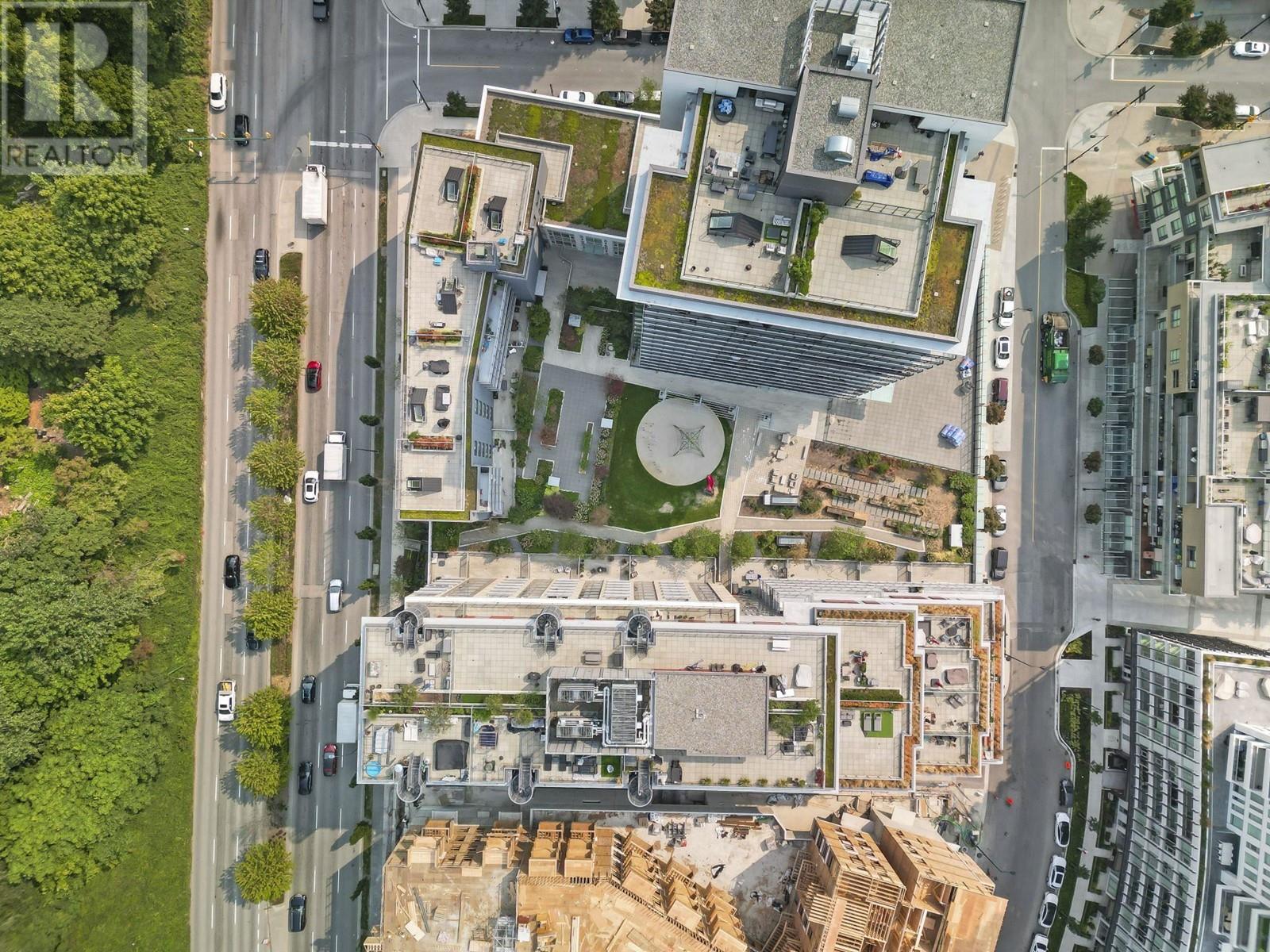 Listing Picture 4 of 40 : 102 3482 MARINE WAY, Vancouver / 溫哥華 - 魯藝地產 Yvonne Lu Group - MLS Medallion Club Member