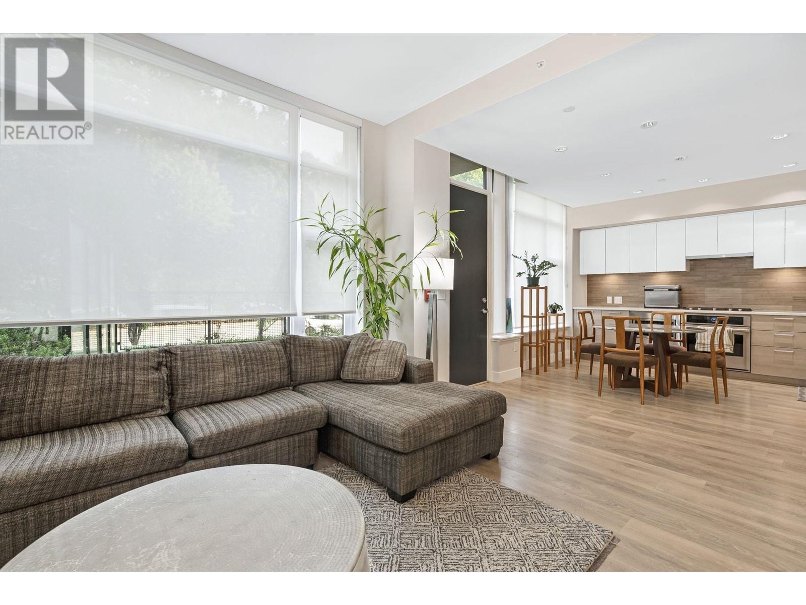 Listing Picture 13 of 40 : 102 3482 MARINE WAY, Vancouver / 溫哥華 - 魯藝地產 Yvonne Lu Group - MLS Medallion Club Member