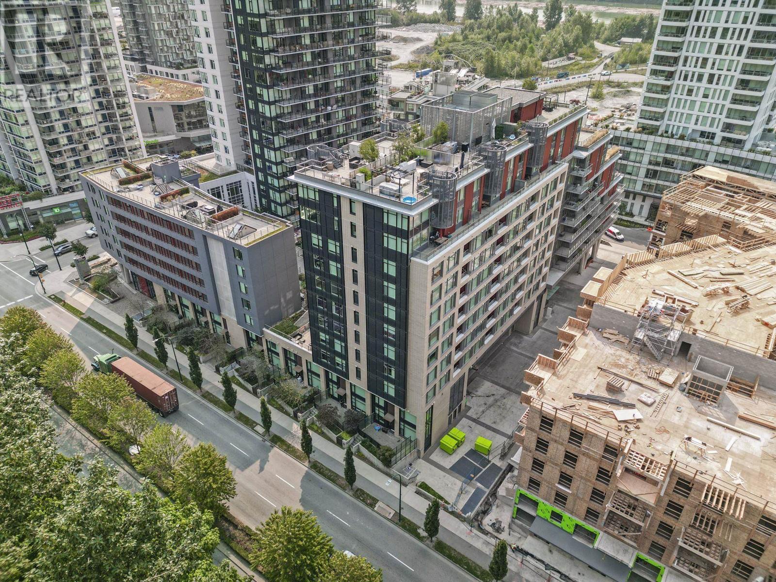 Listing Picture 3 of 40 : 102 3482 MARINE WAY, Vancouver / 溫哥華 - 魯藝地產 Yvonne Lu Group - MLS Medallion Club Member