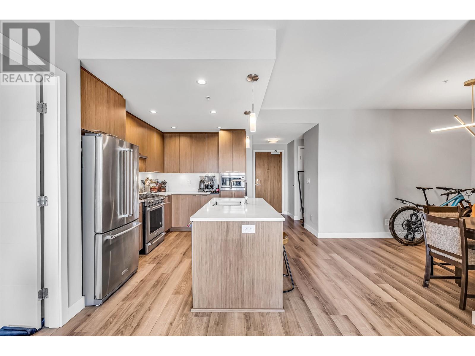 406 4289 Hastings Street, Burnaby, British Columbia  V5C 2J5 - Photo 6 - R2978479