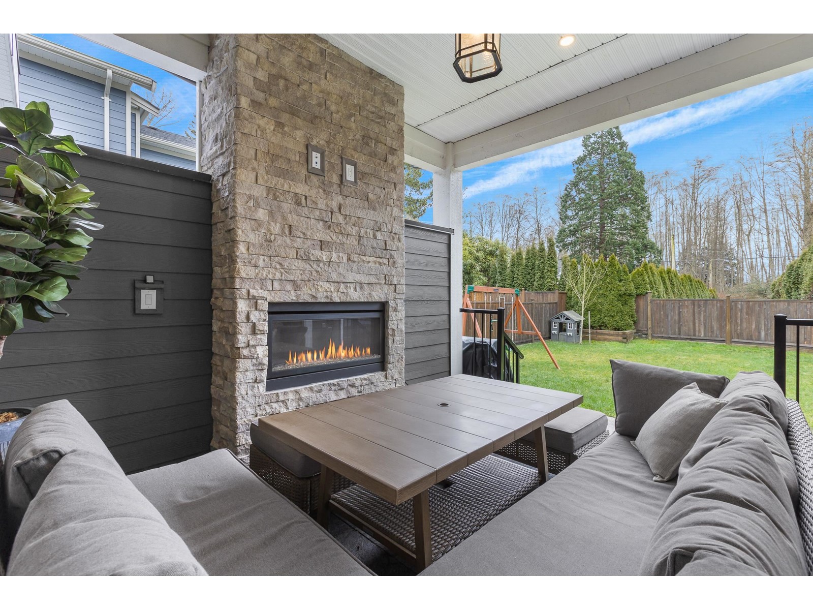 17132 0a Avenue, Surrey, British Columbia  V3Z 0Y9 - Photo 1 - R2970735