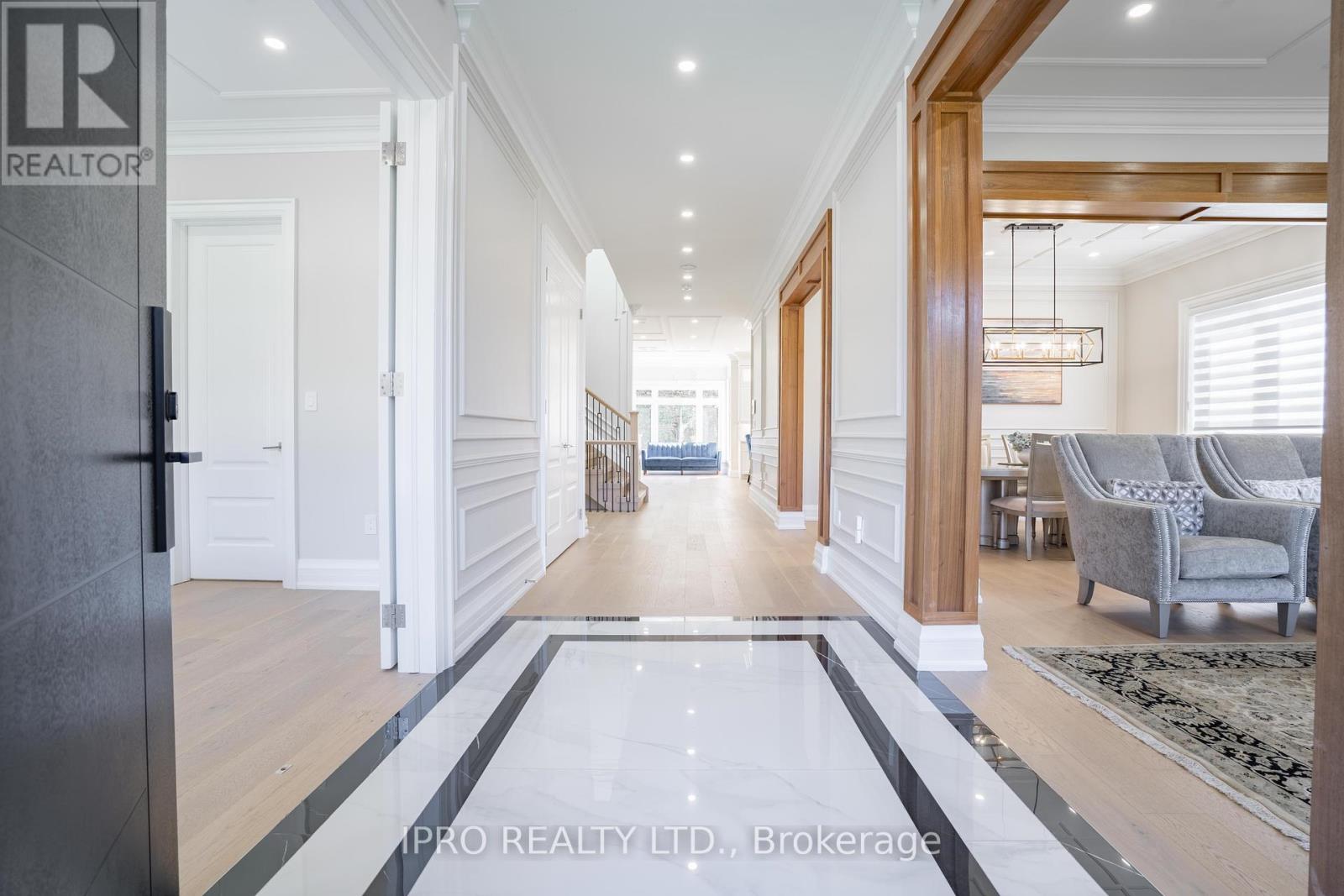 Property at 19 MALDAVER AVENUE image 4