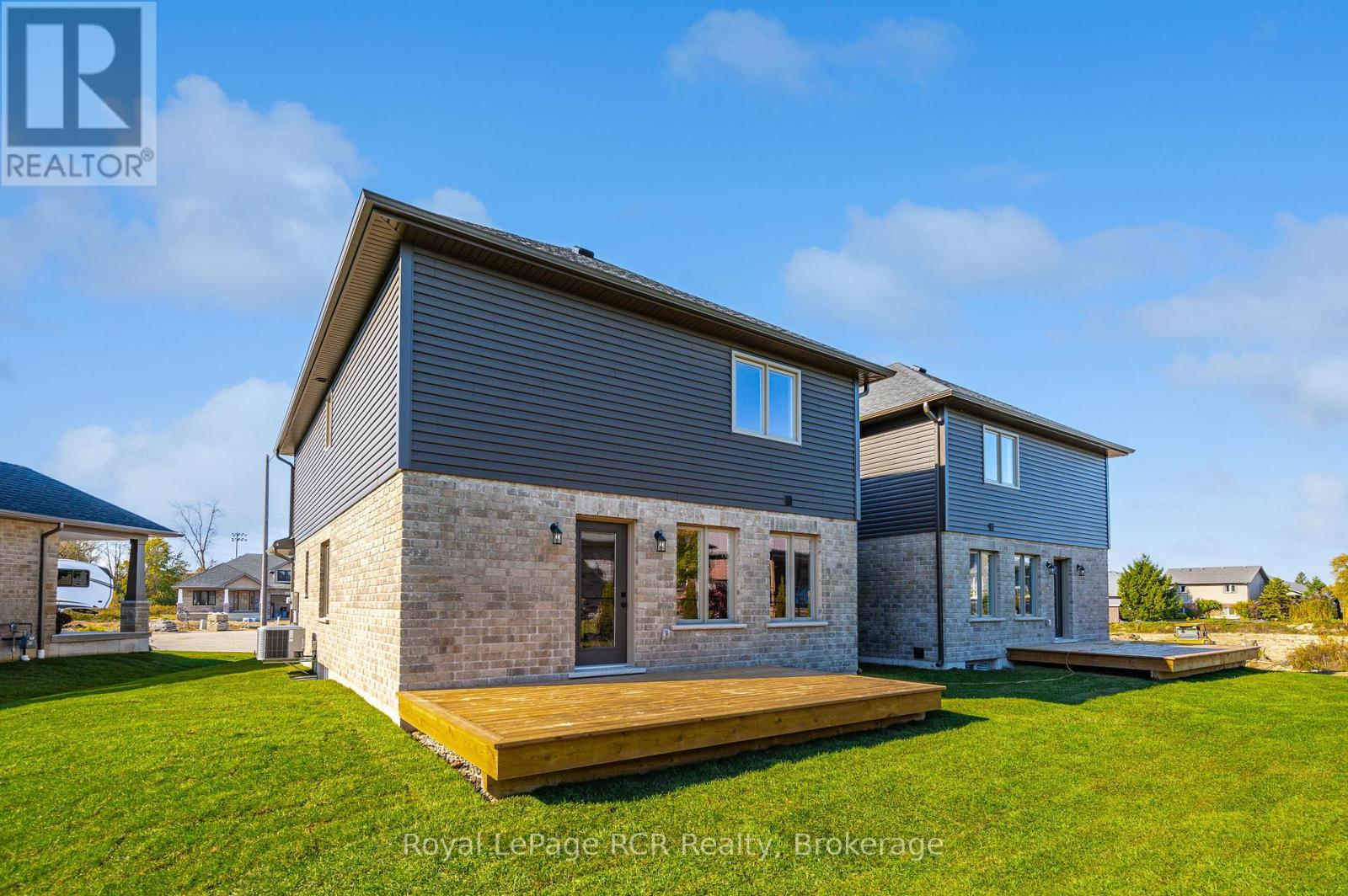 518 Newfoundland Street, Wellington North, Ontario  N0G 2L2 - Photo 27 - X12023997