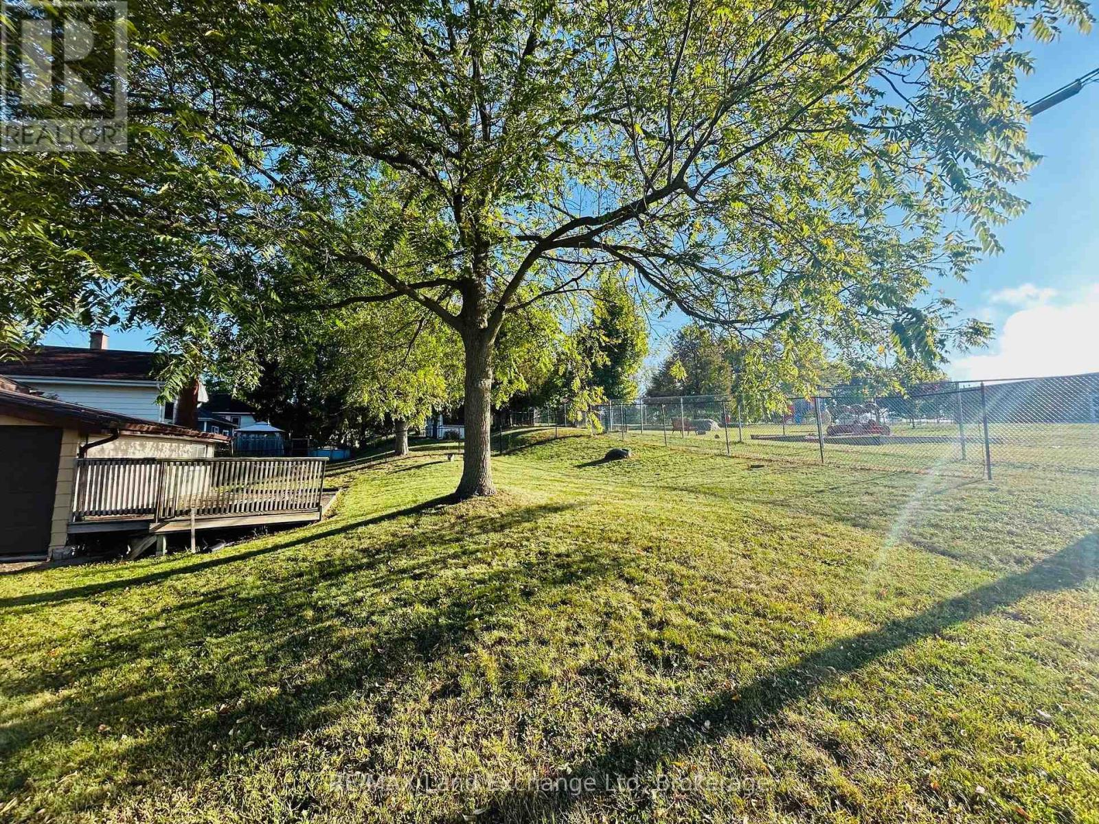 99 Carling Terrace, North Huron, Ontario  N0G 2W0 - Photo 6 - X12024019