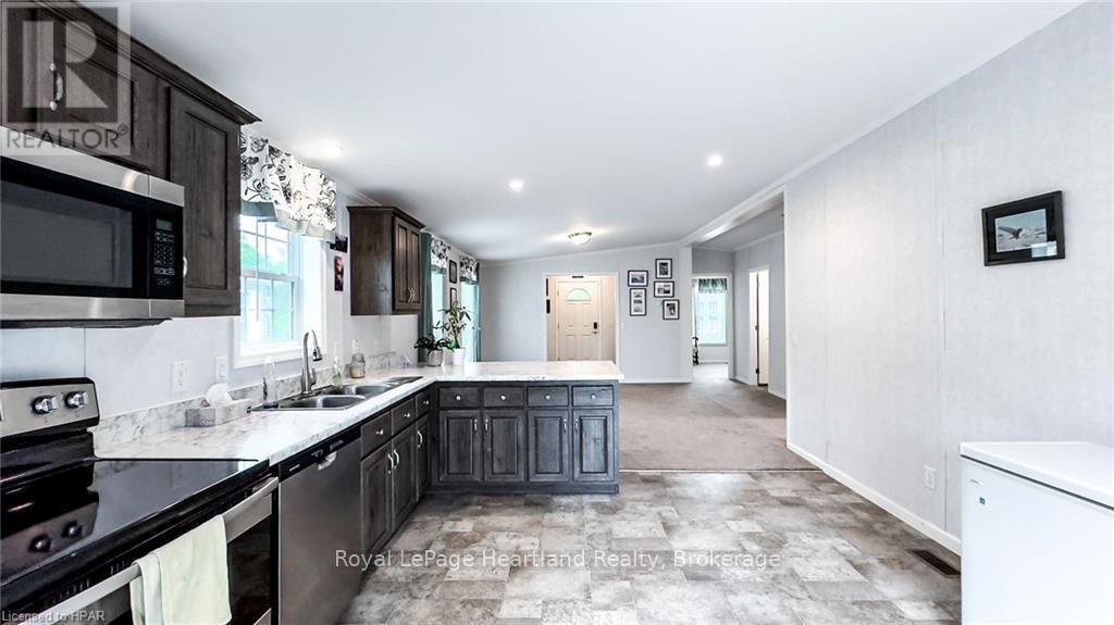 3 Blfs Vw Boulevard, Ashfield-Colborne-Wawanosh (Colborne), Ontario  N7A 3Y3 - Photo 12 - X10781578