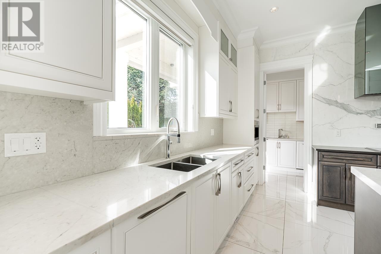 8071 Alanmore Place, Richmond, British Columbia  V7C 2B6 - Photo 9 - R2976289
