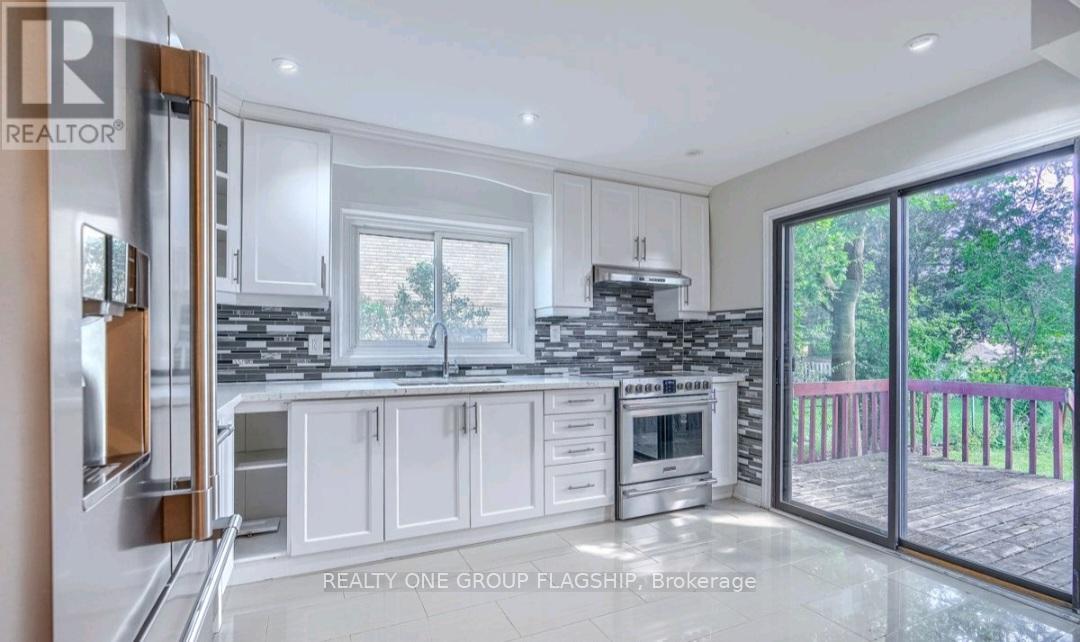 1420 Freeport Drive, Mississauga (Erindale), Ontario  L5C 1S6 - Photo 14 - W12024086