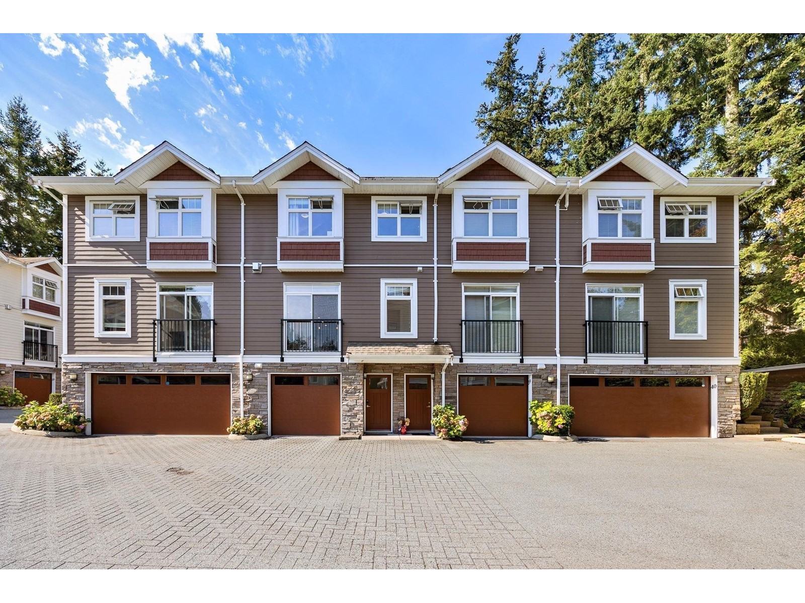 Property at 38 2689 PARKWAY DRIVE image 3