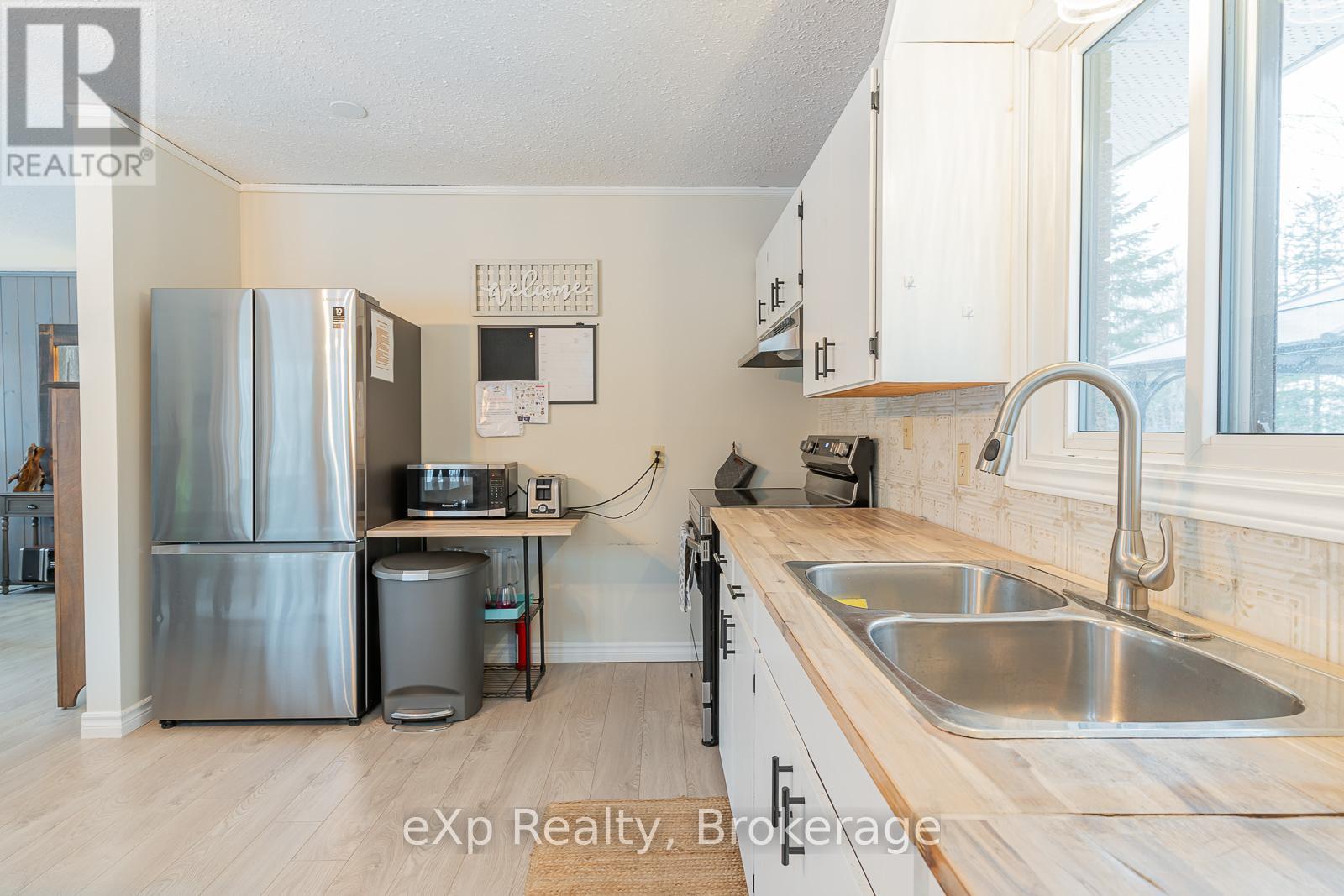 15 Mapleport Crescent, South Bruce Peninsula, Ontario  N0H 2G0 - Photo 11 - X12005119