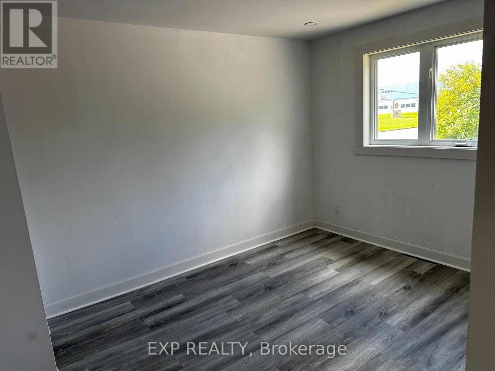 267 Lalemant Street, Ottawa, Ontario  K1L 7G1 - Photo 4 - X12024203