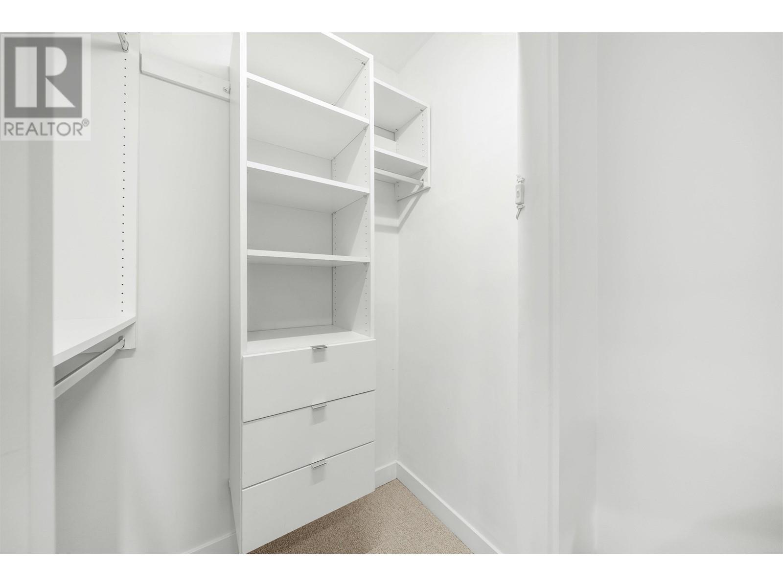 Listing Picture 13 of 25 : 1696 QUEBEC STREET, Vancouver / 溫哥華 - 魯藝地產 Yvonne Lu Group - MLS Medallion Club Member