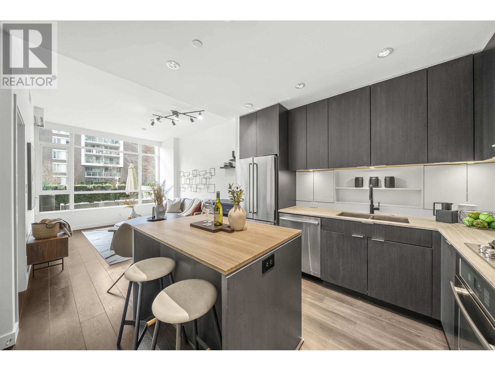 Listing Picture 6 of 25 : 1696 QUEBEC STREET, Vancouver / 溫哥華 - 魯藝地產 Yvonne Lu Group - MLS Medallion Club Member