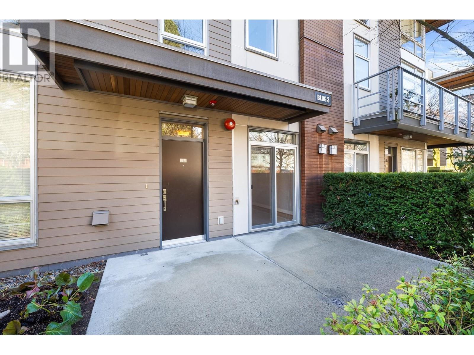 121 735 W 15th Street, North Vancouver, British Columbia  V7M 0B8 - Photo 2 - R2978538