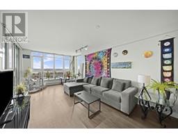701 958 RIDGEWAY AVENUE, Coquitlam, British Columbia
