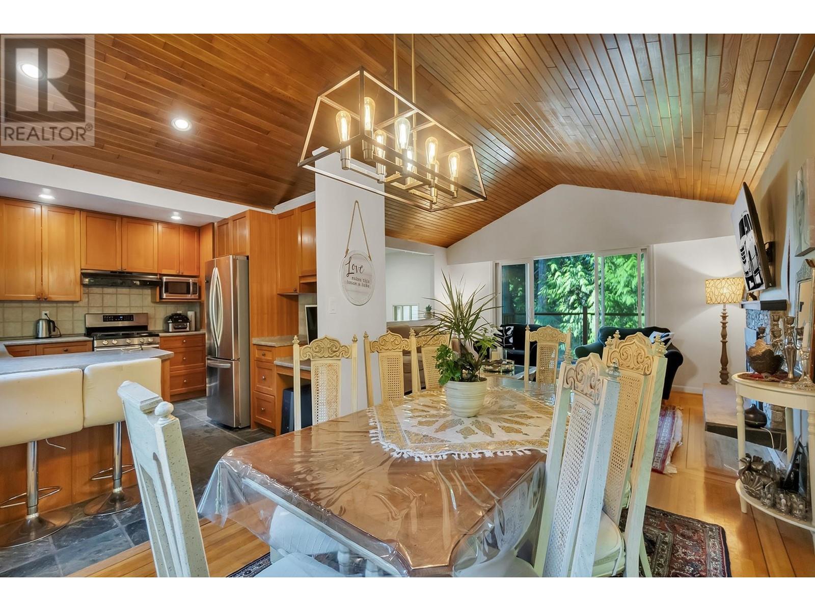 5325 Marine Drive, West Vancouver, British Columbia  V7W 2P5 - Photo 9 - R2978568