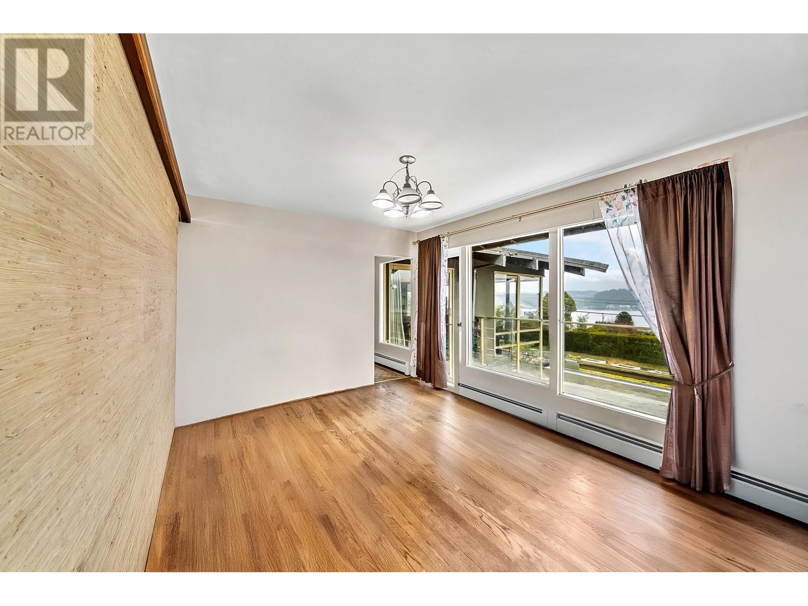 645 Baycrest Drive, North Vancouver, British Columbia  V7G 1N7 - Photo 10 - R2978596