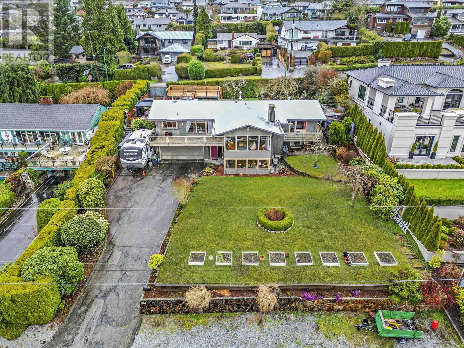 645 Baycrest Drive, North Vancouver, British Columbia  V7G 1N7 - Photo 32 - R2978596
