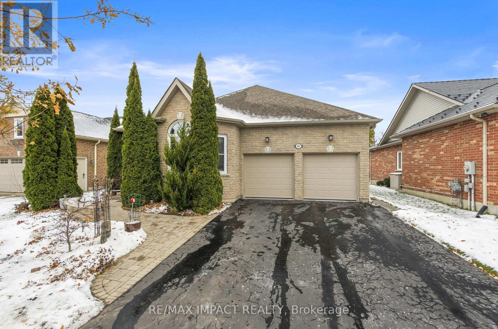 Property at 465 FOOTE CRESCENT image 2