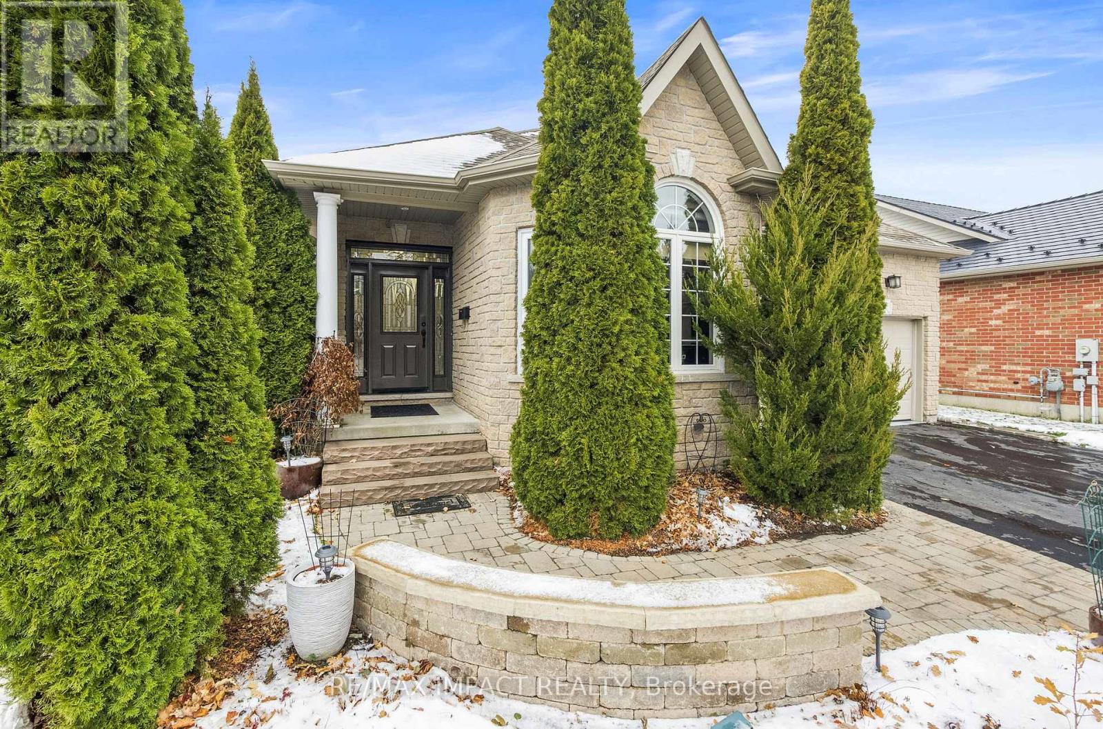 Property at 465 FOOTE CRESCENT image 3