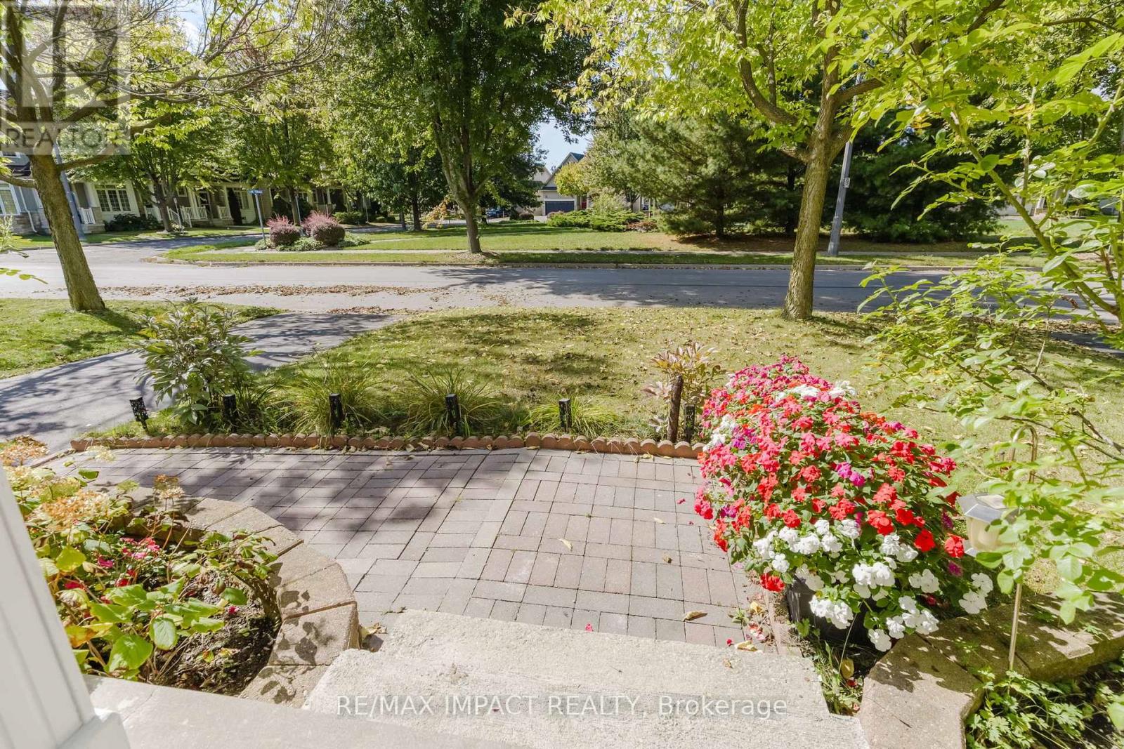 Property at 808 PRINCE OF WALES DRIVE image 2