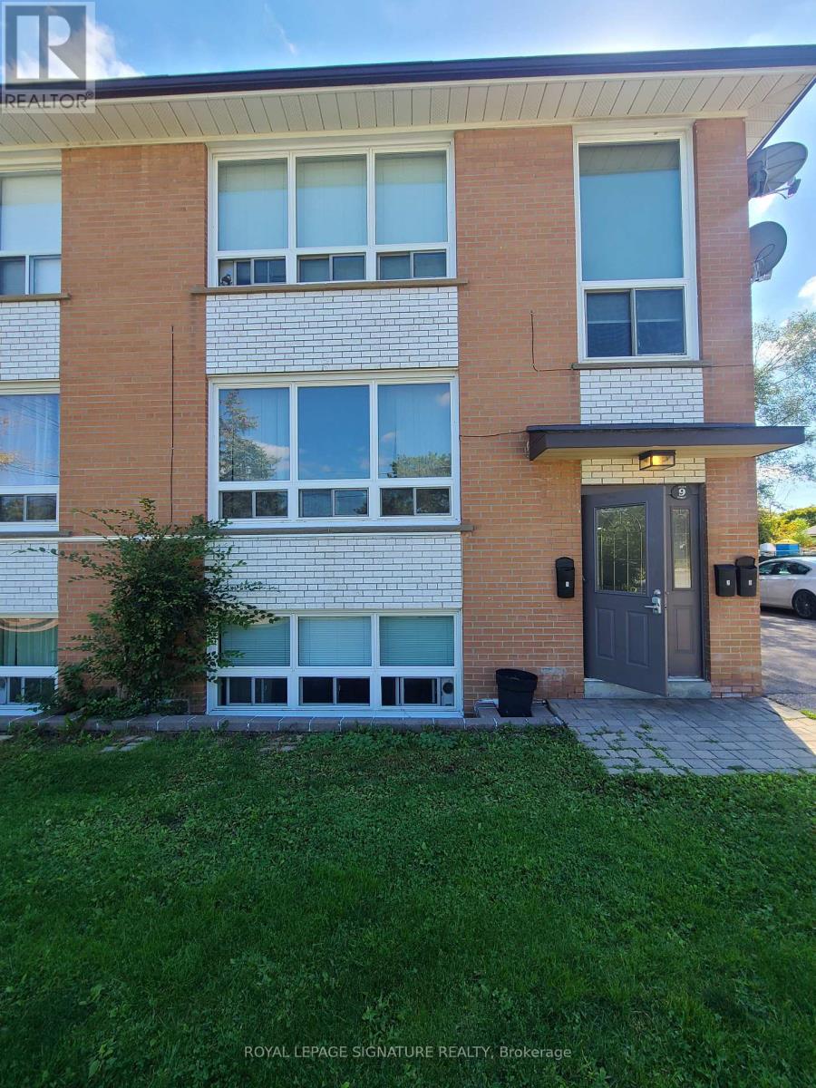 1 - 9 Ellen Street N, Mississauga, Ontario  L5M 1R8 - Photo 2 - W12022856