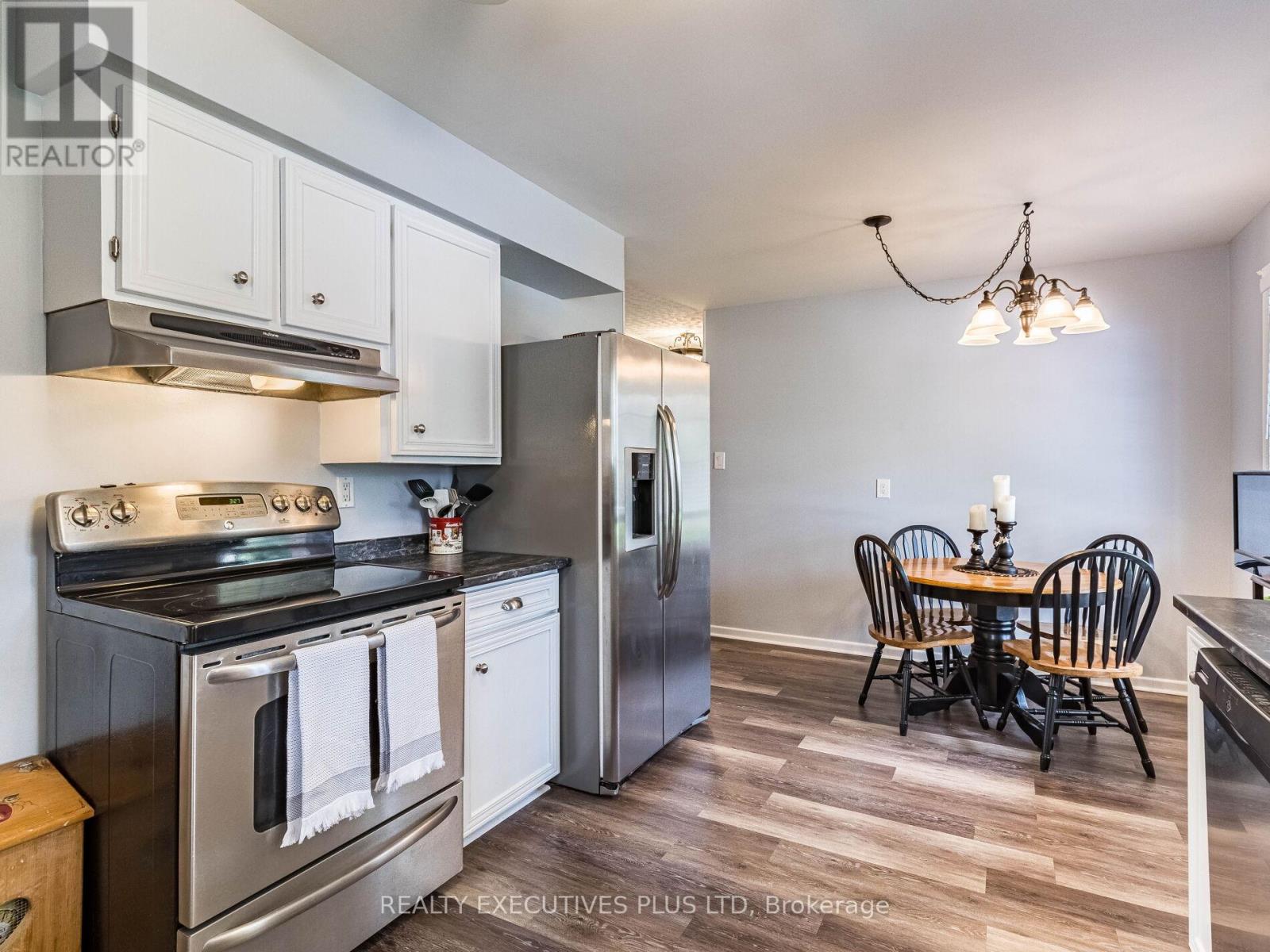 936125 Airport Road, Mulmur, Ontario  L9V 0L3 - Photo 6 - X12023690