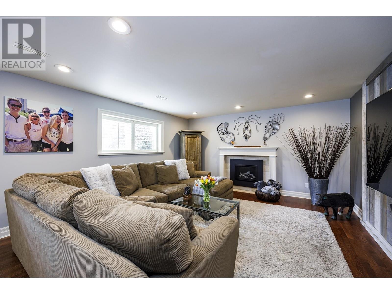 941 Tollcross Road, North Vancouver, British Columbia  V7H 2G3 - Photo 7 - R2978337