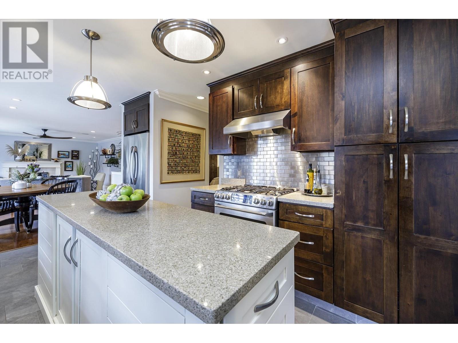 941 Tollcross Road, North Vancouver, British Columbia  V7H 2G3 - Photo 18 - R2978337