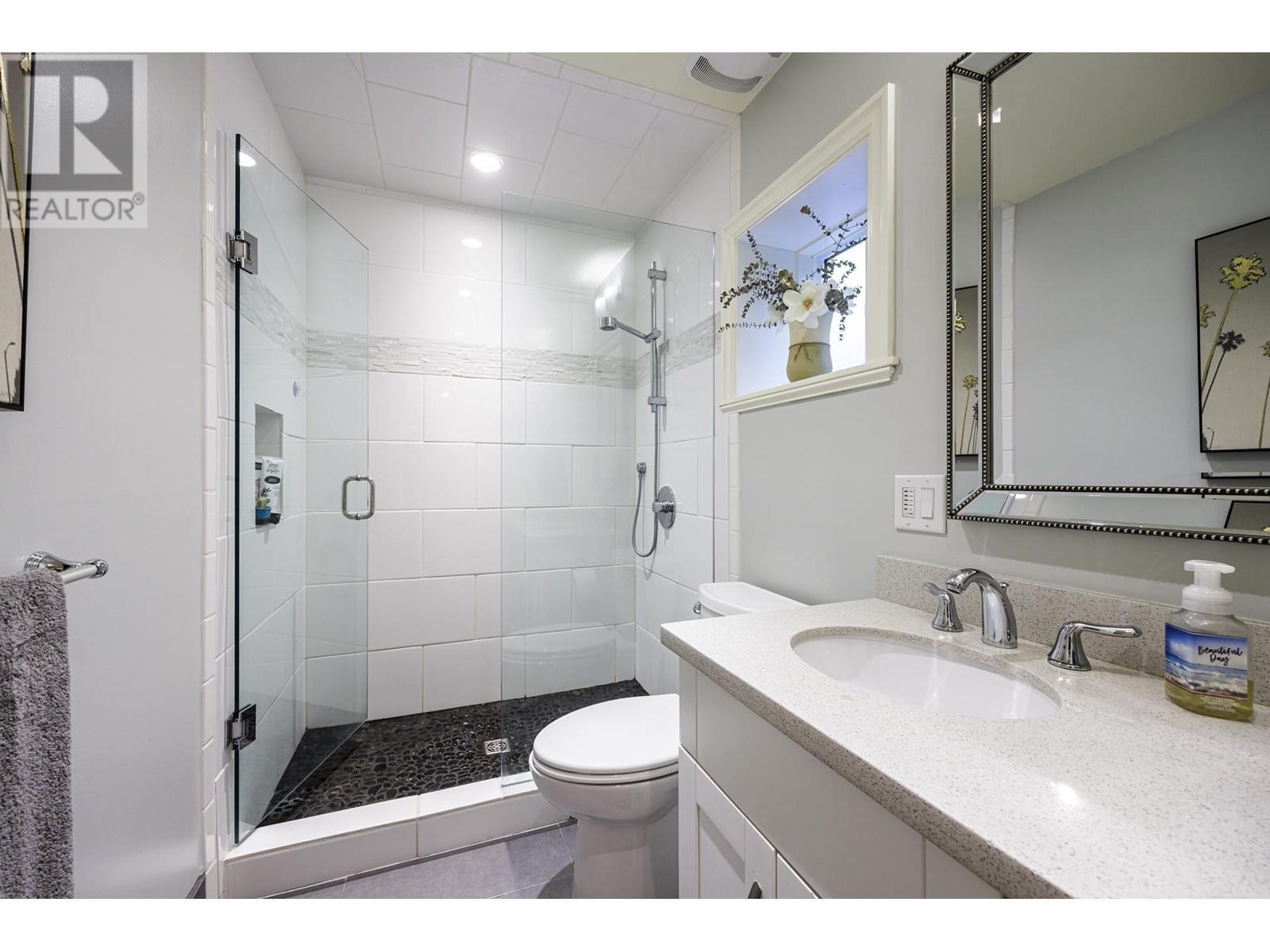 941 Tollcross Road, North Vancouver, British Columbia  V7H 2G3 - Photo 26 - R2978337
