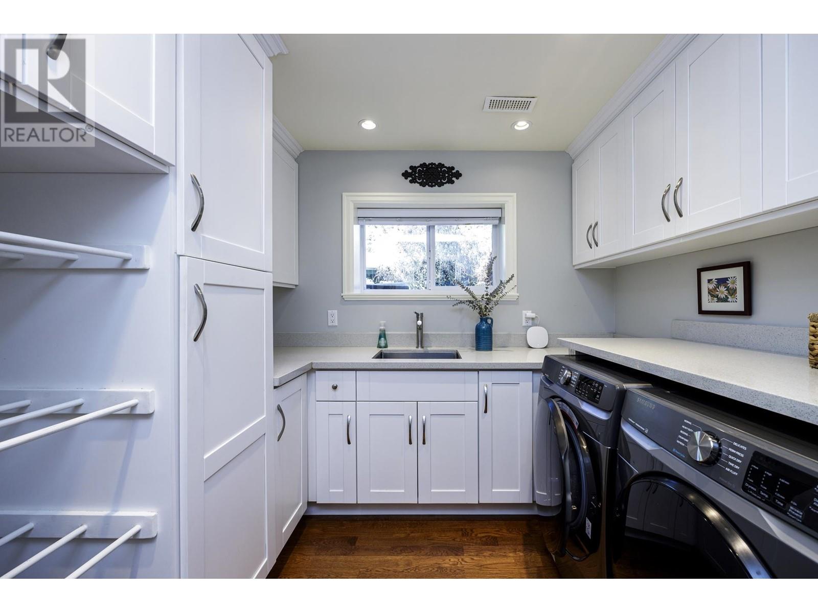 941 Tollcross Road, North Vancouver, British Columbia  V7H 2G3 - Photo 28 - R2978337