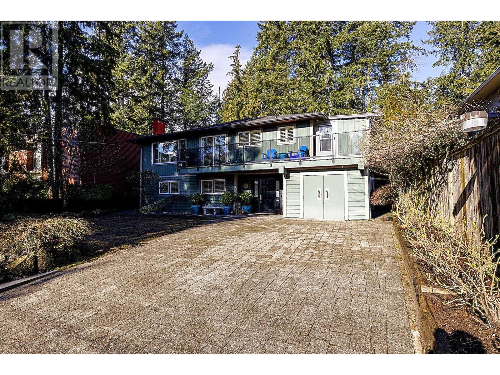 941 Tollcross Road, North Vancouver, British Columbia  V7H 2G3 - Photo 36 - R2978337