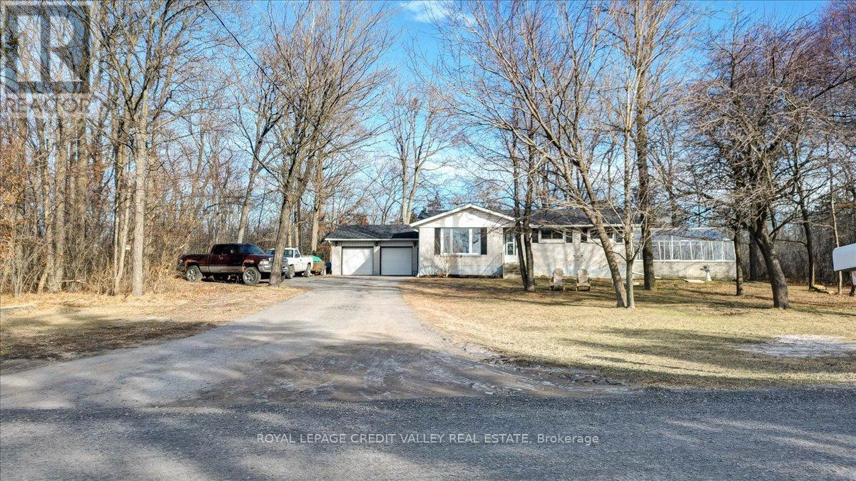 170 Crofton Road N, Prince Edward County (Sophiasburg Ward), Ontario  K0K 1A0 - Photo 1 - X11923018