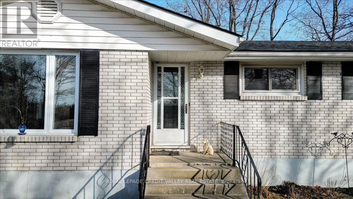 170 Crofton Road N, Prince Edward County (Sophiasburg Ward), Ontario  K0K 1A0 - Photo 4 - X11923018