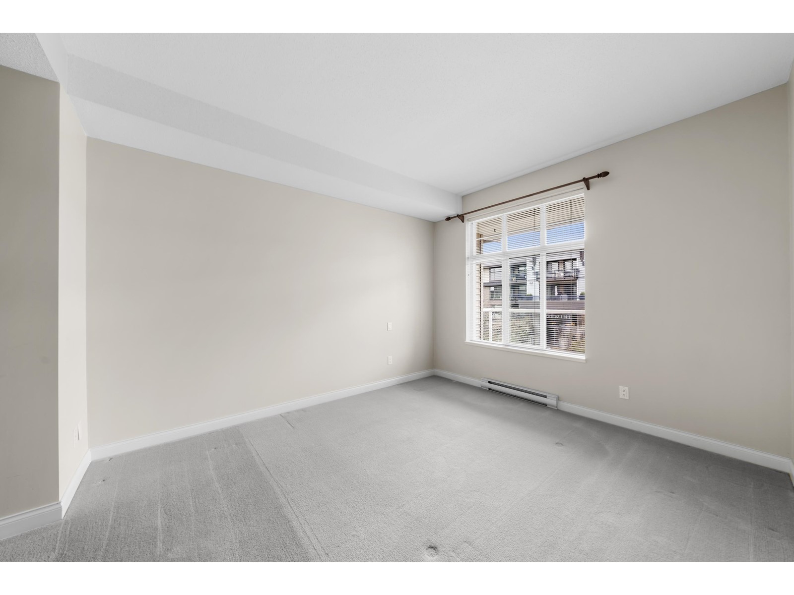 305 15323 17a Avenue, Surrey, British Columbia  V4A 1V4 - Photo 11 - R2978681