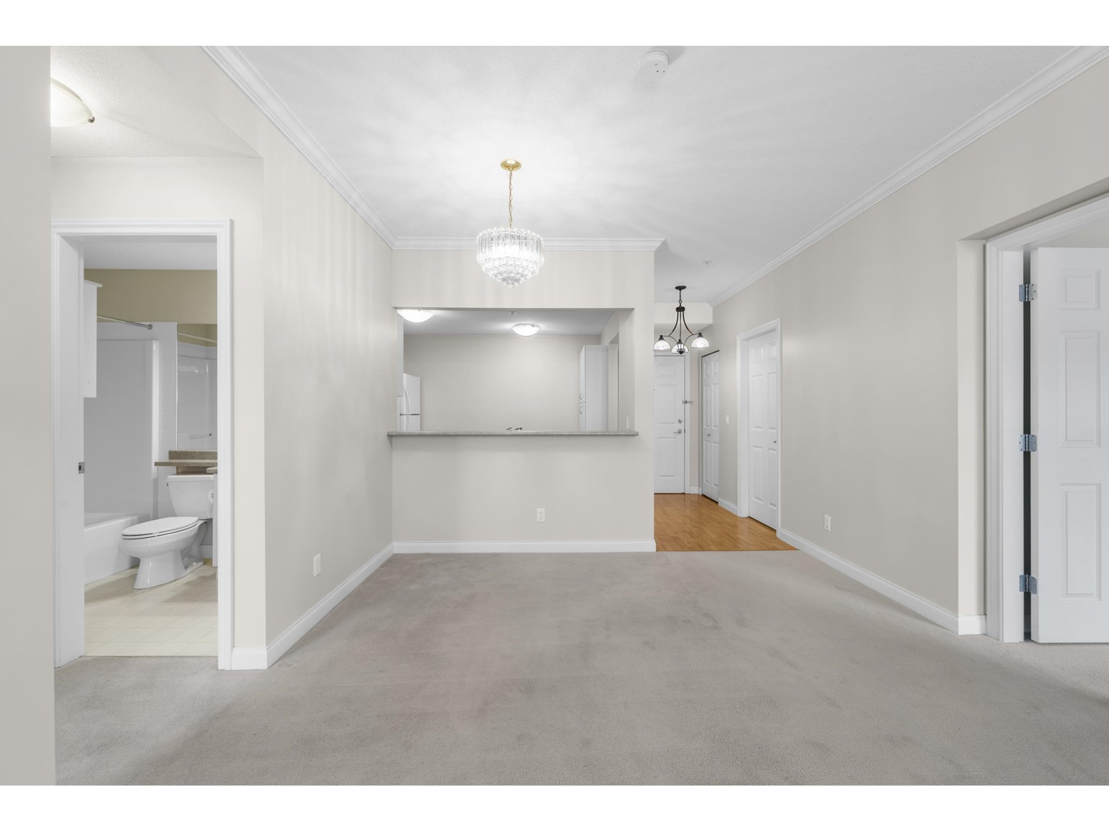 305 15323 17a Avenue, Surrey, British Columbia  V4A 1V4 - Photo 7 - R2978681