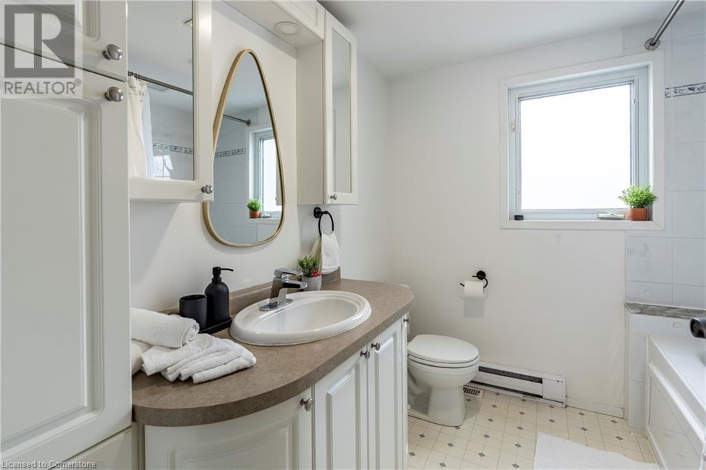 31 Sydney Street N, Kitchener, Ontario  N2H 3O4 - Photo 24 - 40702749