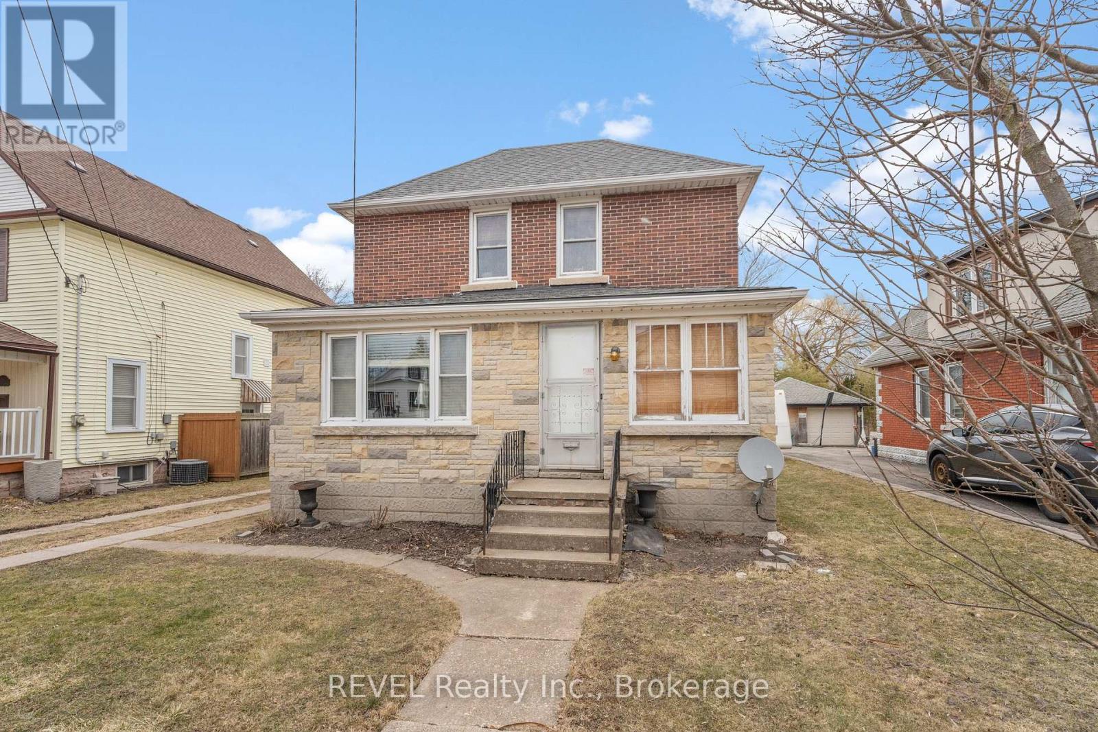 Property at 268 EMERICK AVENUE W image 2