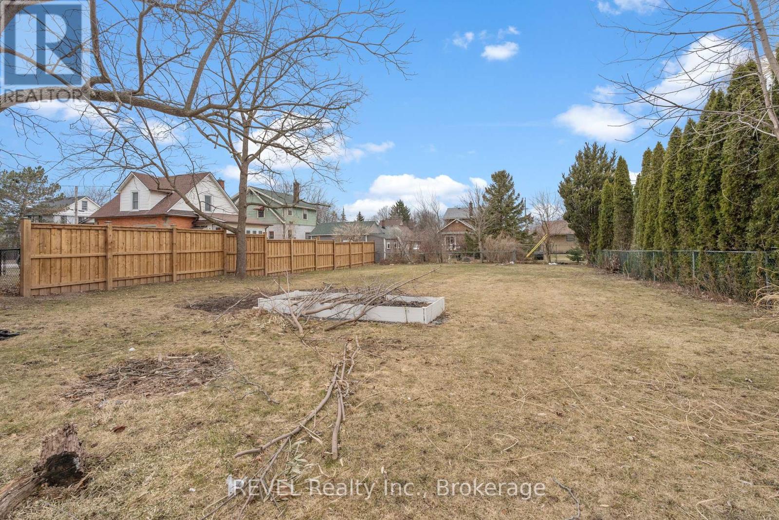 268 Emerick Avenue W, Fort Erie, Ontario  L2A 2W5 - Photo 21 - X12024350