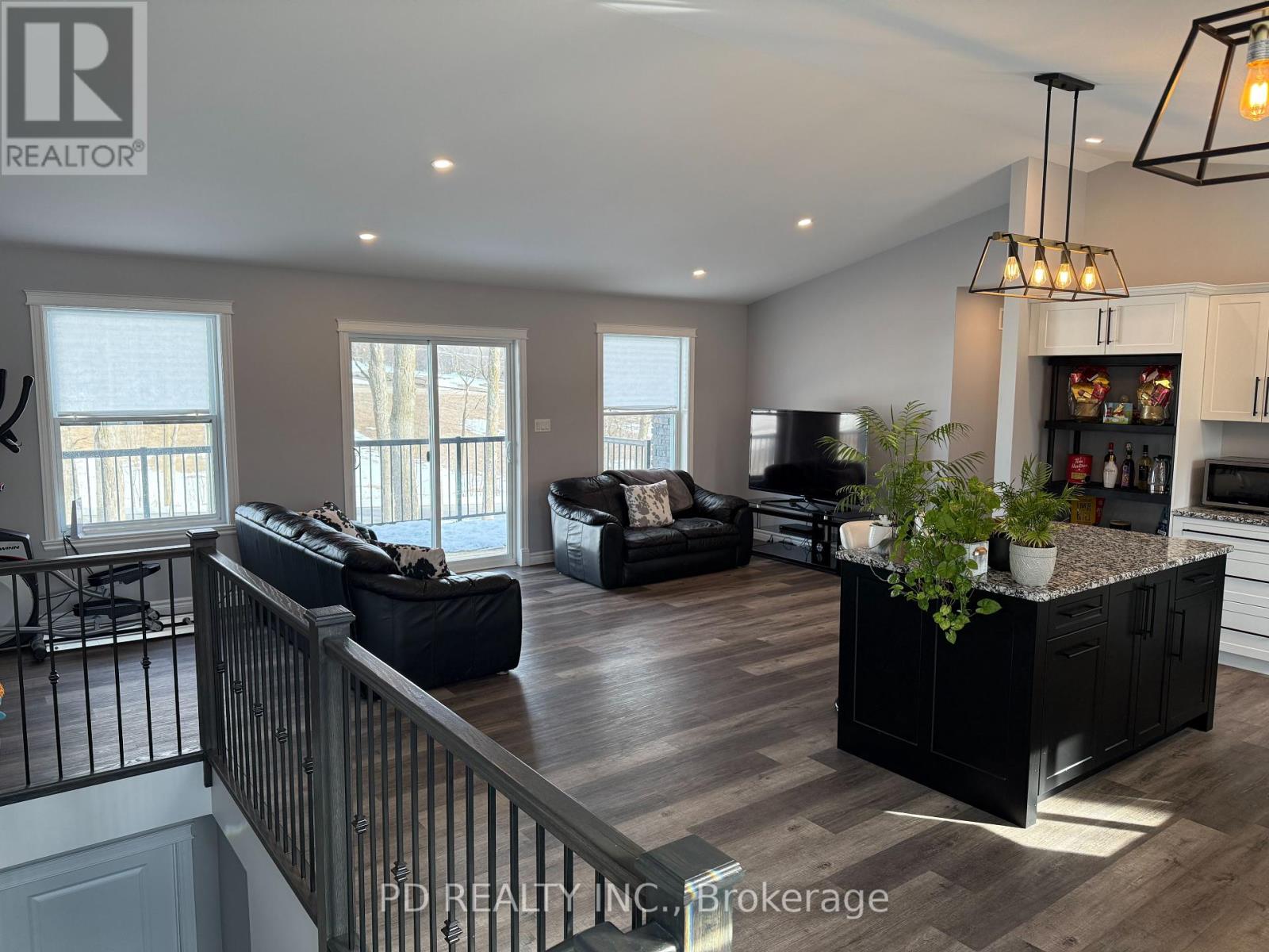 2 East Street, Kawartha Lakes, Ontario  L0A 1A0 - Photo 41 - X12024432