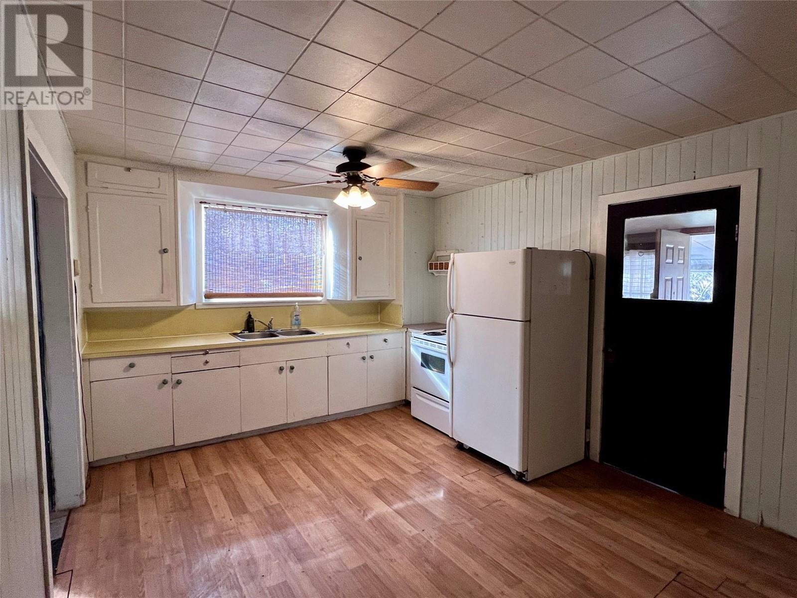 2705 37 Avenue, Vernon, British Columbia  V1T 2X6 - Photo 14 - 10337633
