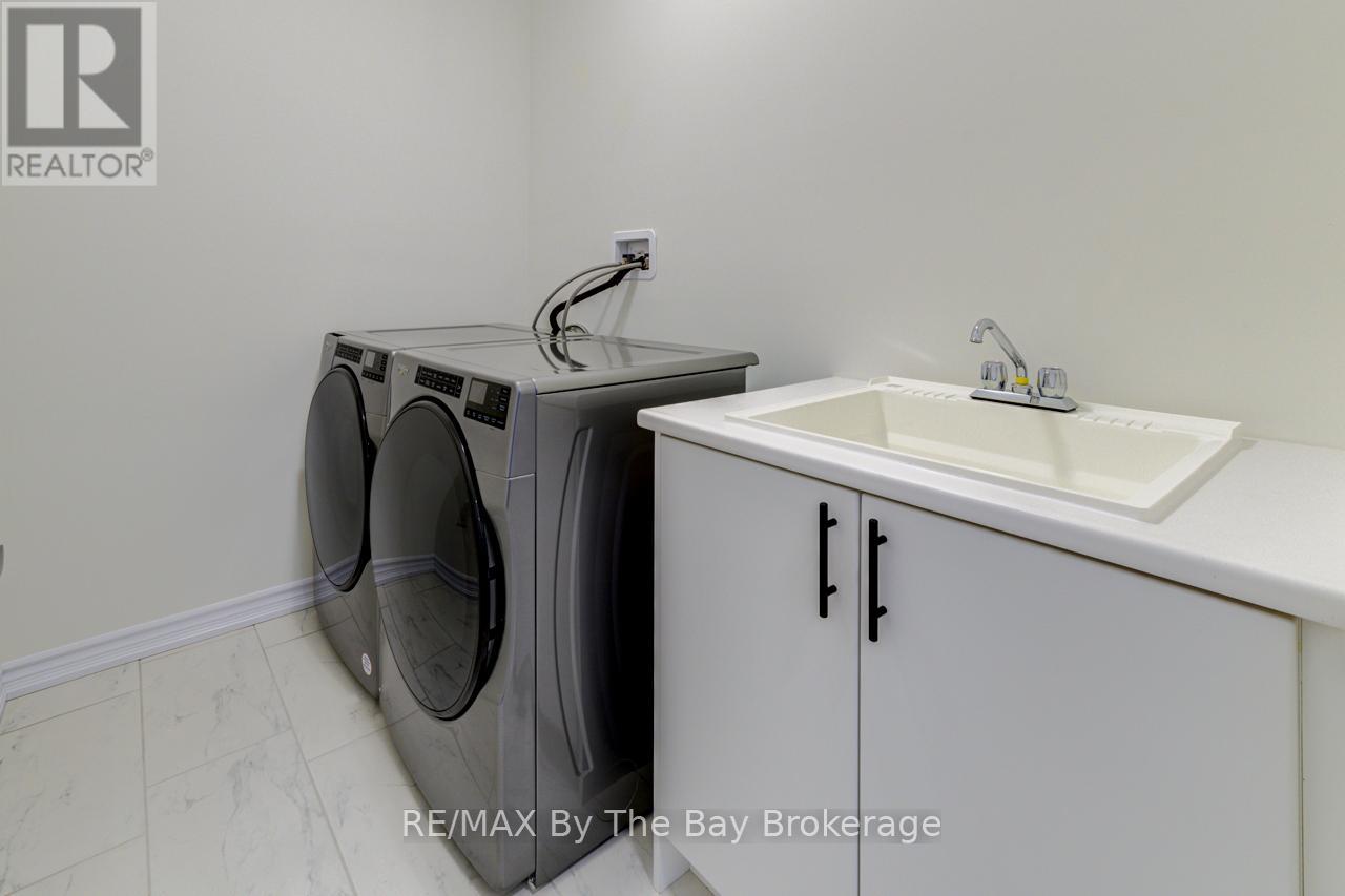 206 Mapleside Drive, Wasaga Beach, Ontario  L9Z 0L4 - Photo 16 - S12024179